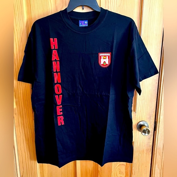 World of Textiles T-Shirt with Hanover Coat of Arms New in Package Size XL Gift - Picture 1 of 12